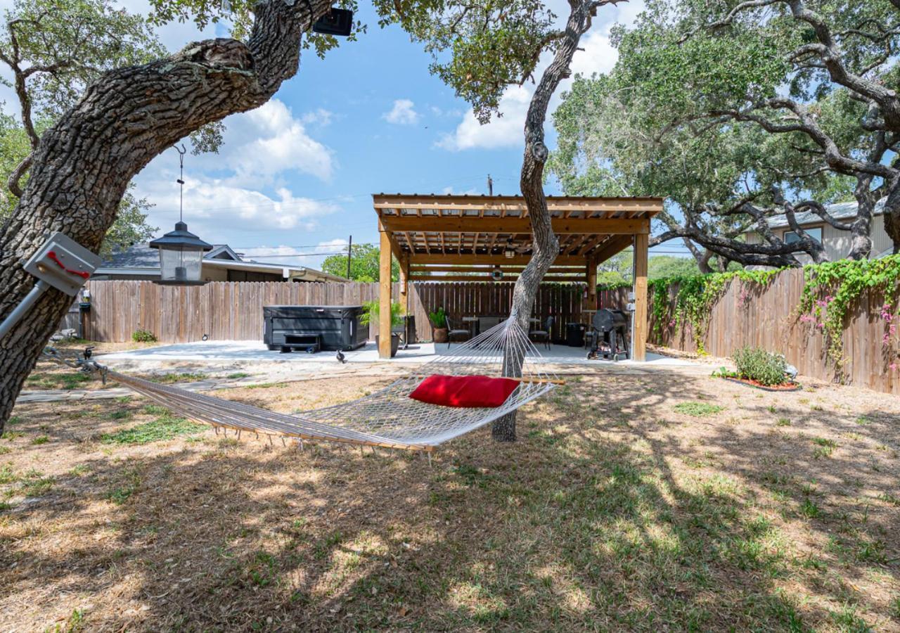 Holiday home Knot Bay Haven, Dog Friendly, Hot Tub, Fenced Yard, Patio And Grill, 3 Br Rockport