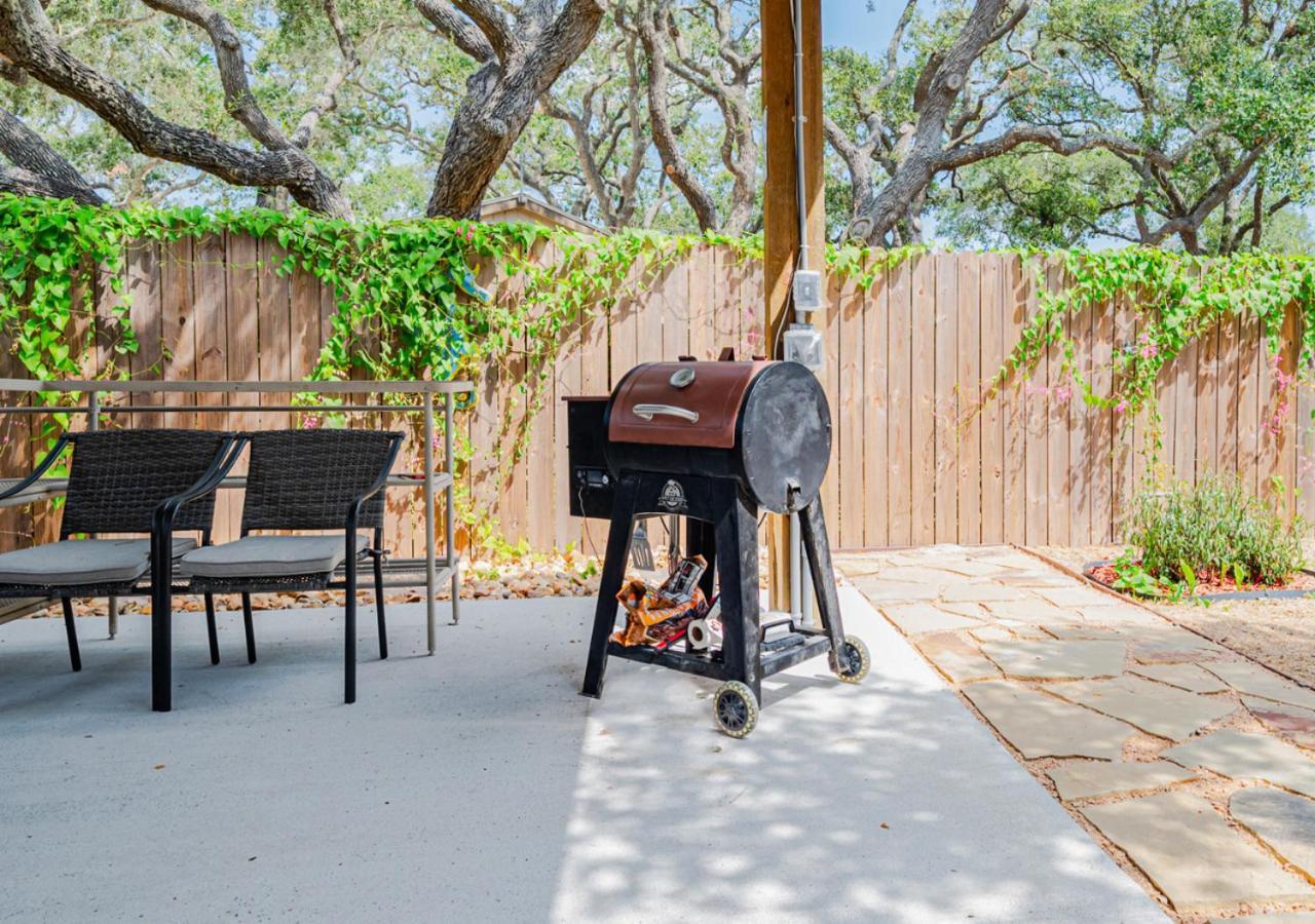 Knot Bay Haven, Dog Friendly, Hot Tub, Fenced Yard, Patio And Grill, 3 Br * Rockport